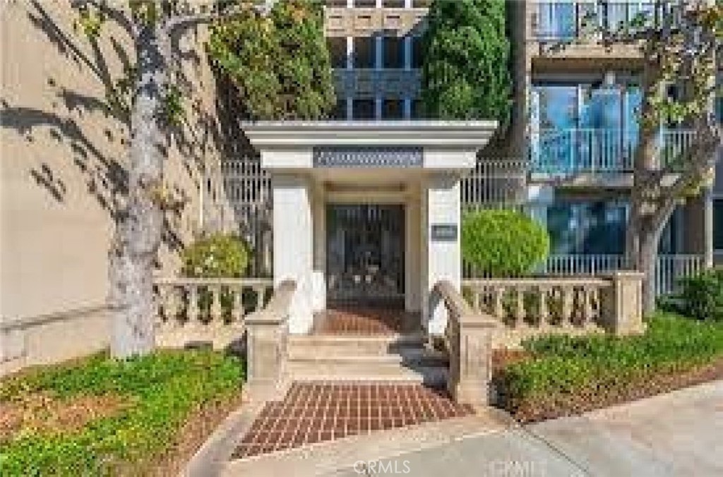 8455 Fountain Avenue Unit 308 — photo