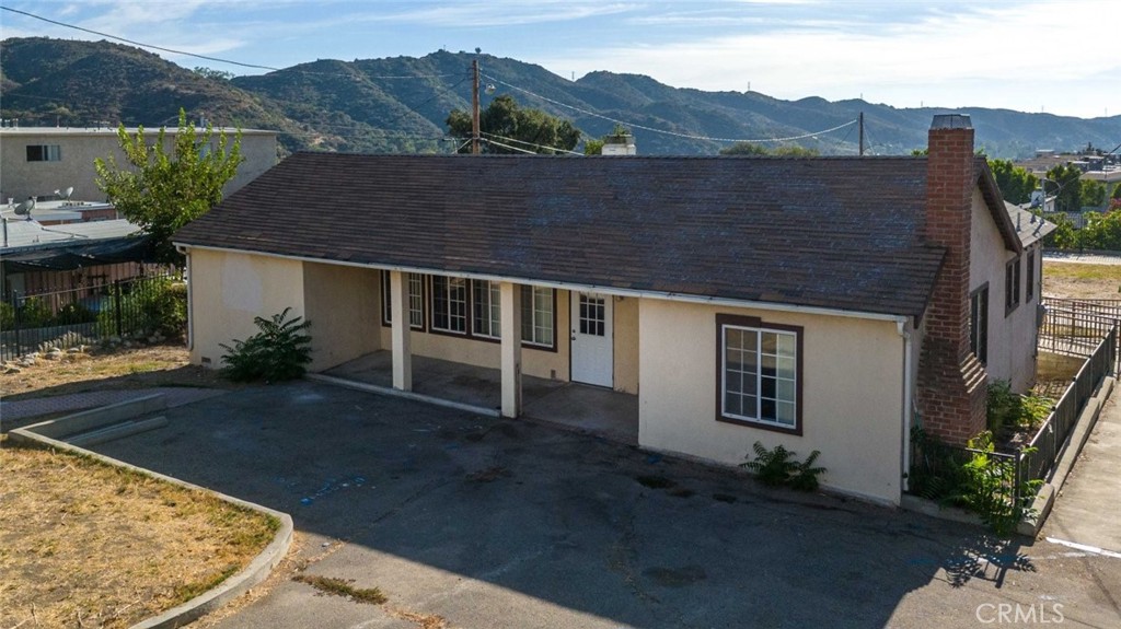 10267 Tujunga Canyon Boulevard — photo