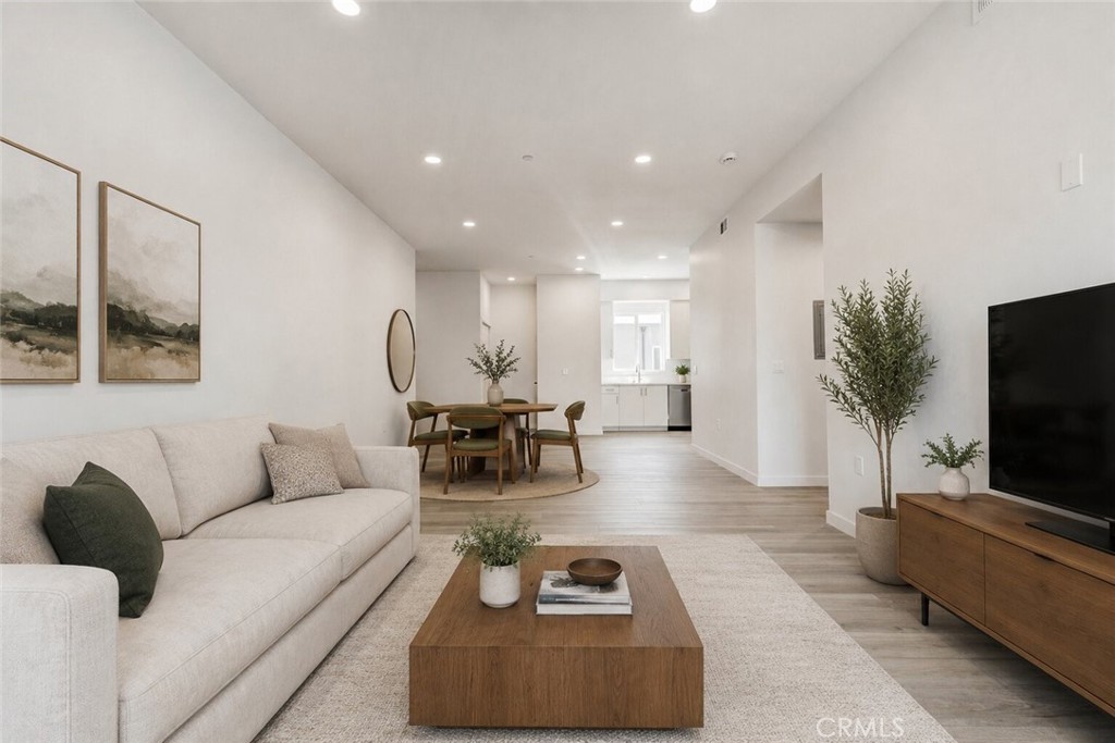 14810 Delano Street Unit 304 — photo