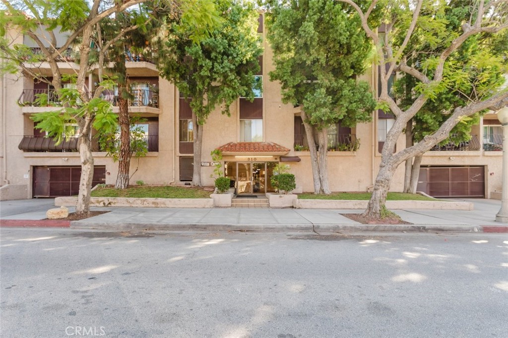 310 N Jackson Street Unit 128 — photo