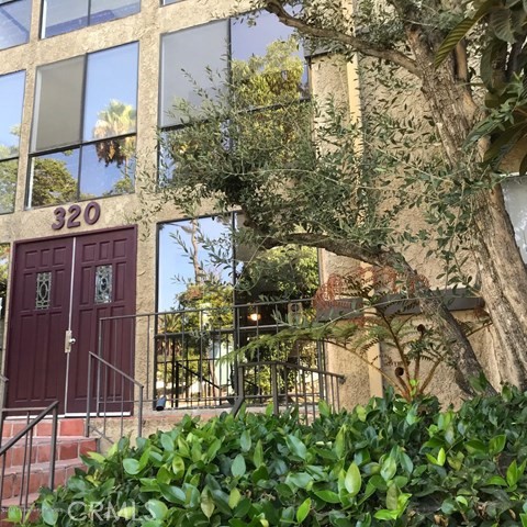 320 E Stocker Street Unit 302 — photo