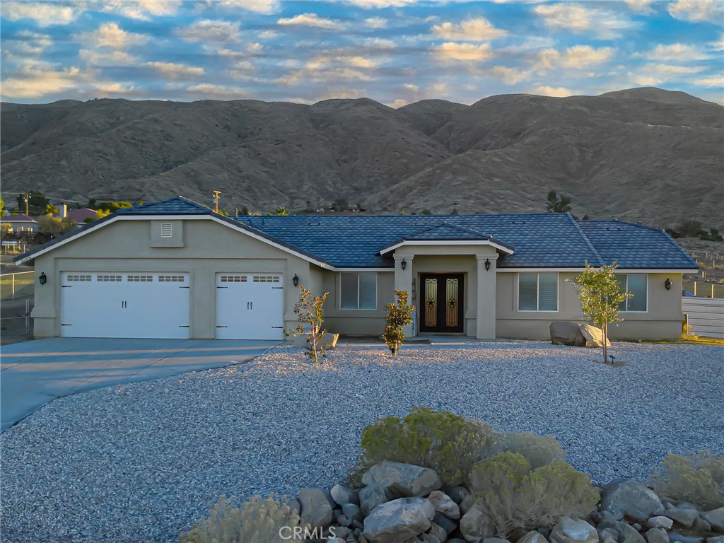 22227 Skyline — photo