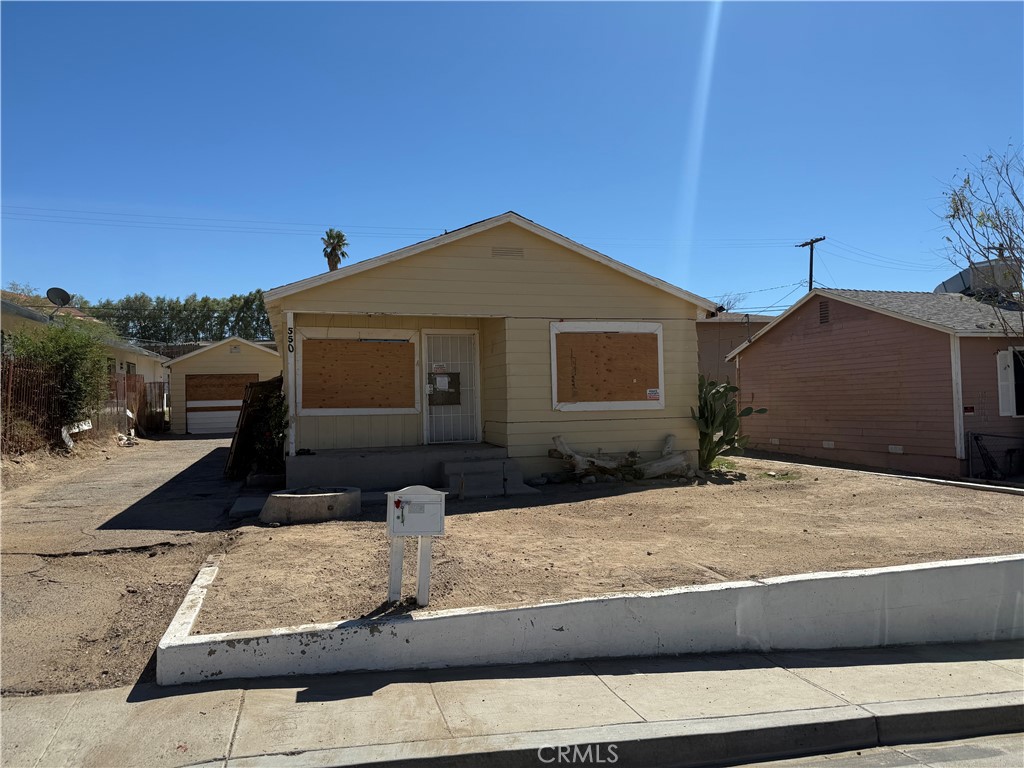 550 W Fredricks Street — photo