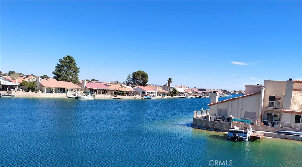 27209 Outrigger B — photo