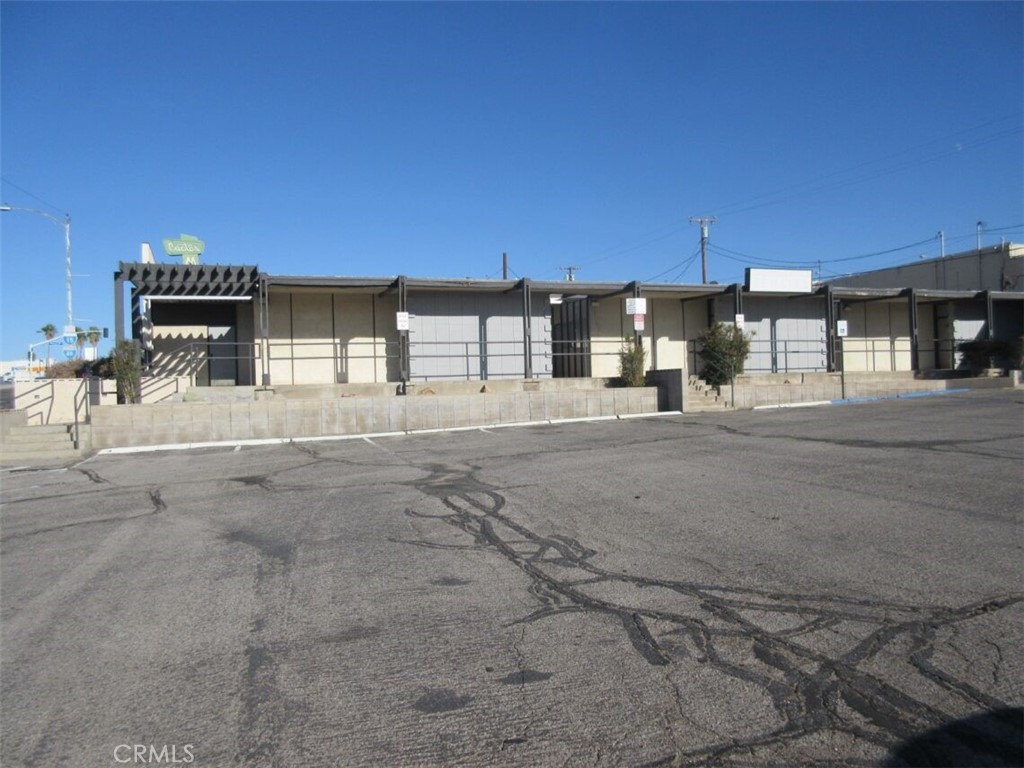 900 E Main Street — photo