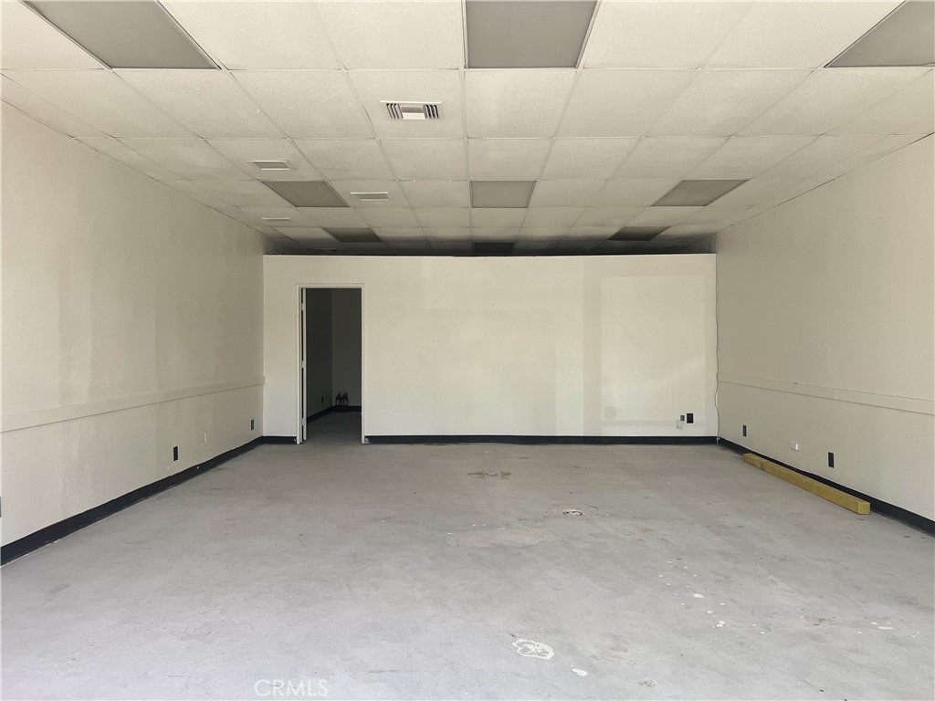 1035 S Mount Vernon Avenue G — photo