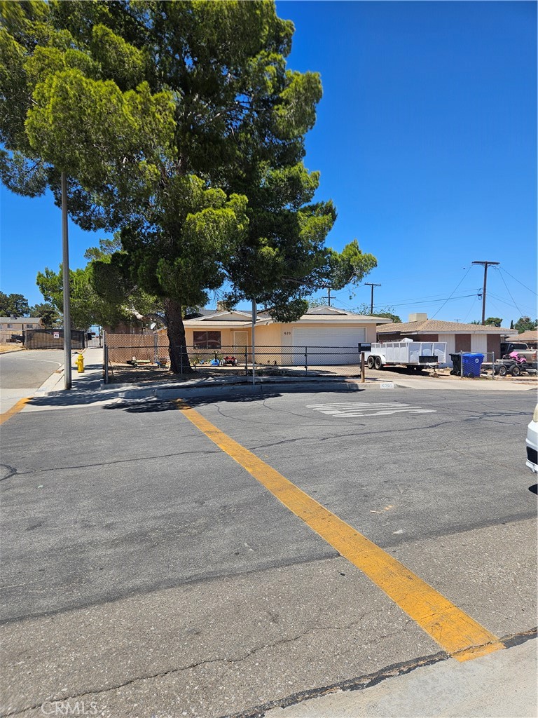 620 Sunset Court — photo