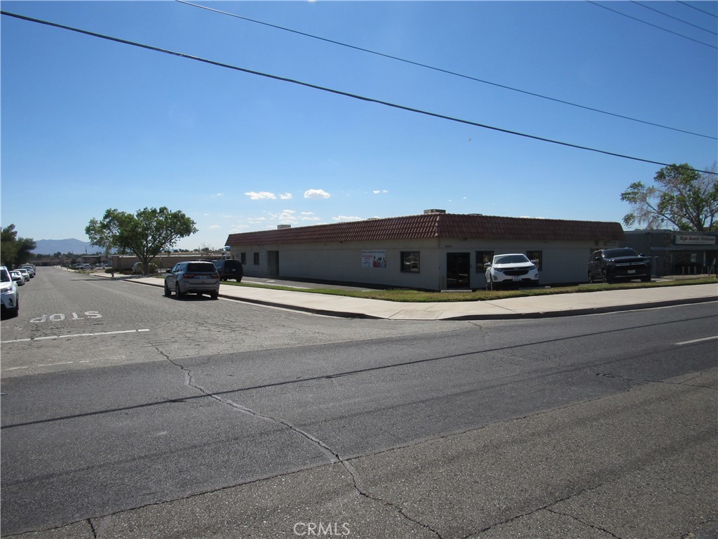 14029 Amargosa Road — photo