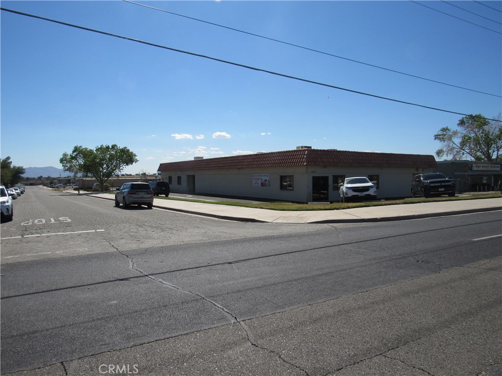 14029 Amargosa Road — photo