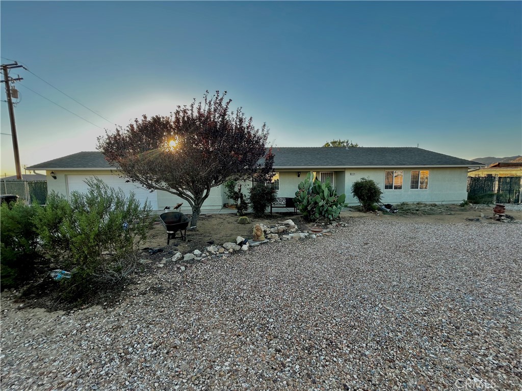 15550 Desert Star — photo