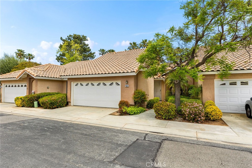 672 La Quinta Drive — photo