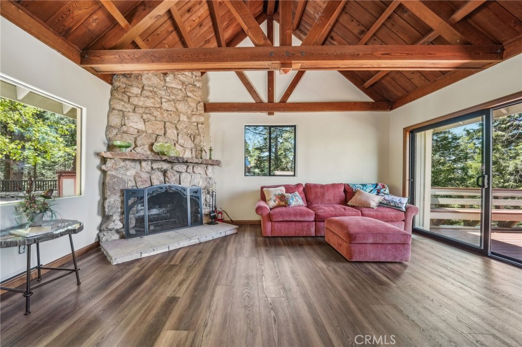 551 Raccoon Court — photo