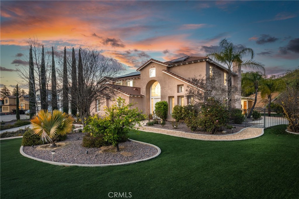 952 Creek View — photo