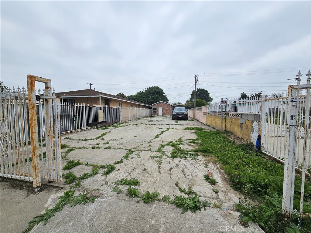 1022 W Compton, Compton, CA 90220 — photo 3