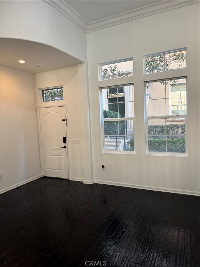 4445 Owens — photo