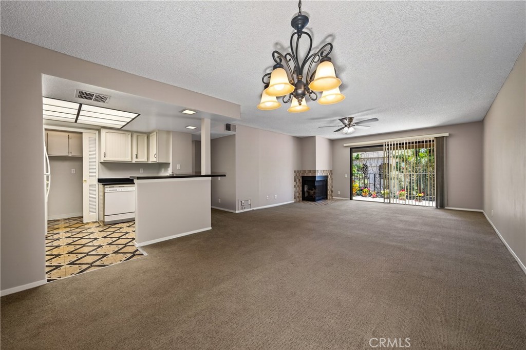 246 E Fern 205 — photo