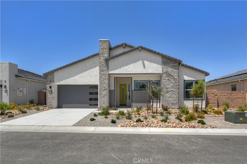 67070 Amethyst Way — photo