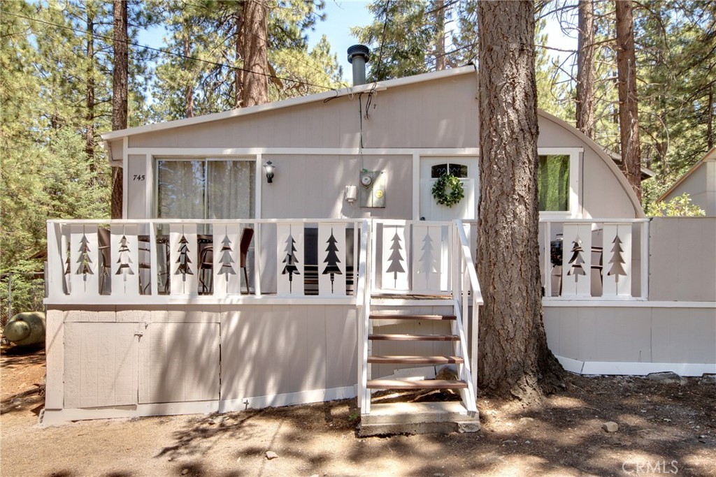 745 Eureka Drive — photo
