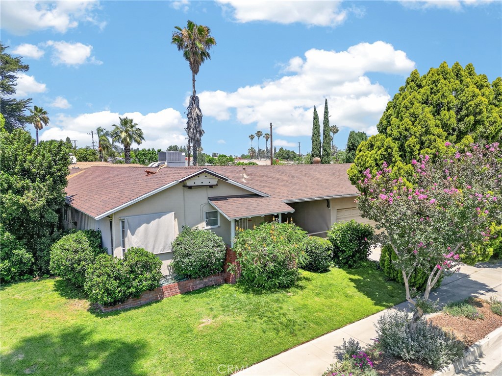 977 N Riverside, Rialto, CA 92376