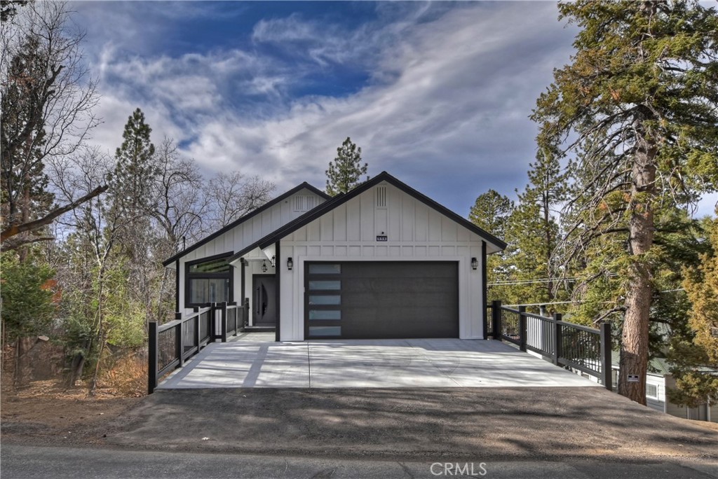 556 Lucerne Drive — photo