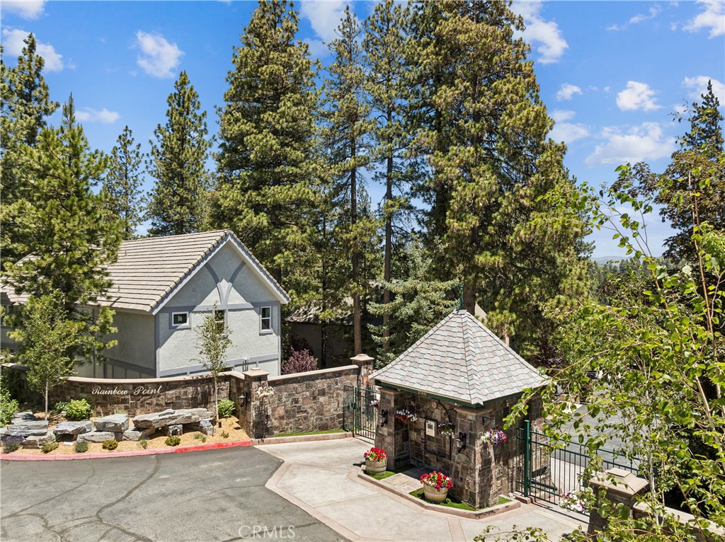 304 Lake Knoll Drive — photo