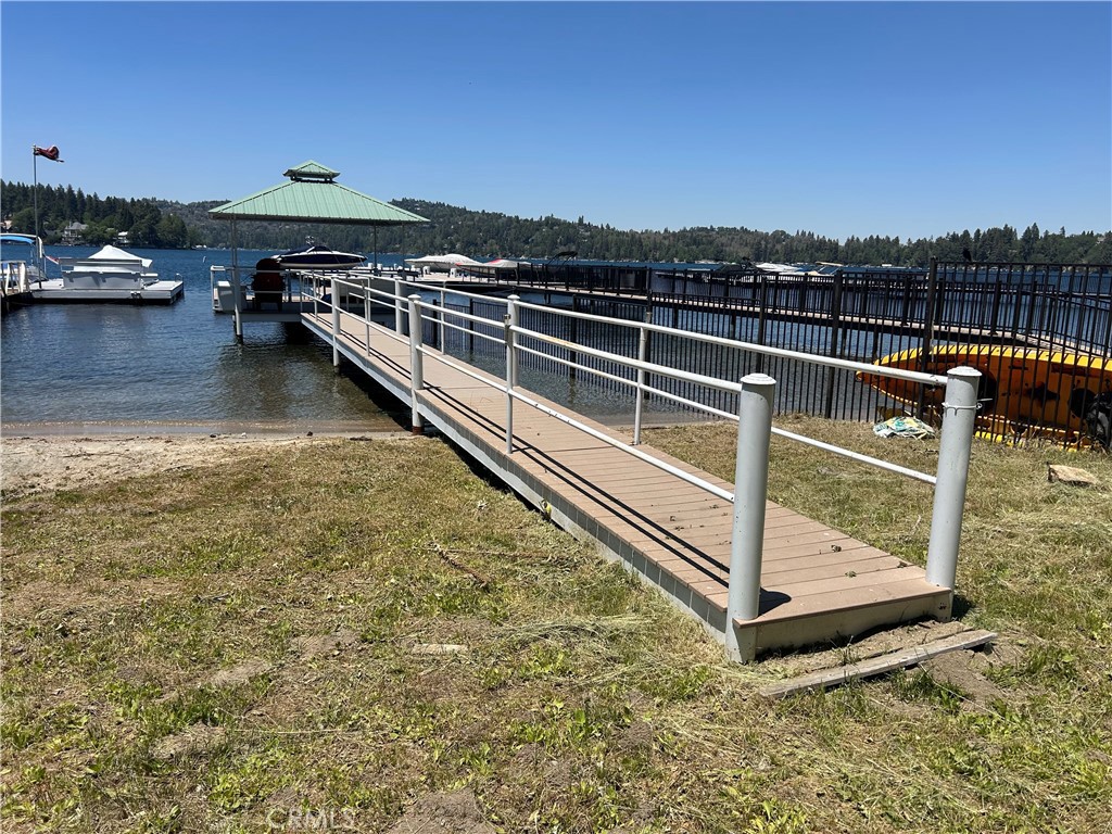 225 S225 Single Slip Dock — photo