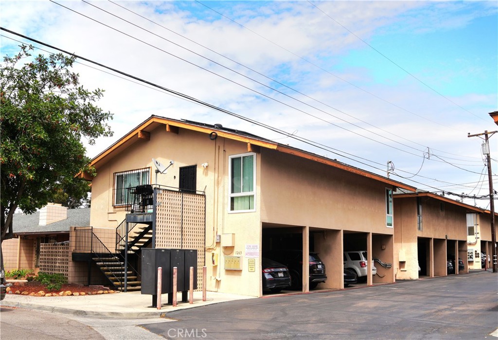 1263 Oakdale — photo
