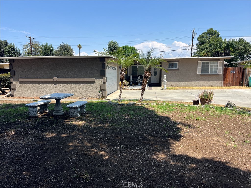 4267 Canterbury — photo