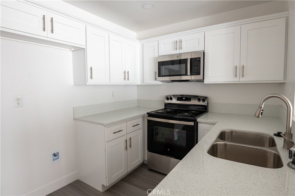 1500 W Edgehill 44 — photo