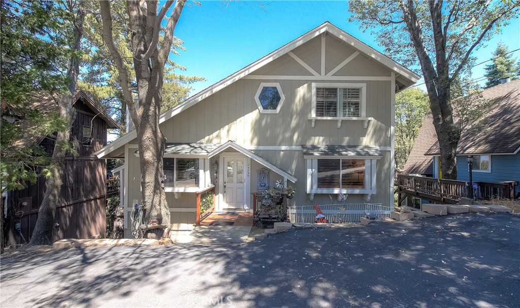 24896 Matterhorn Court — photo
