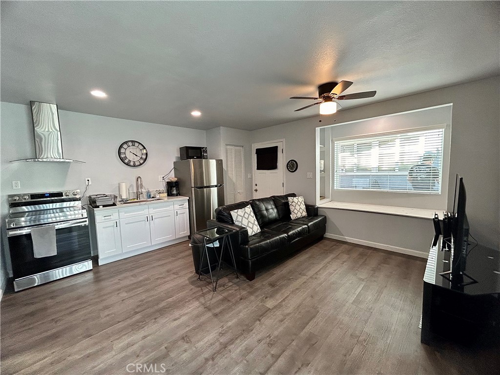 3152 Lime, Riverside, CA 92501 — photo 3