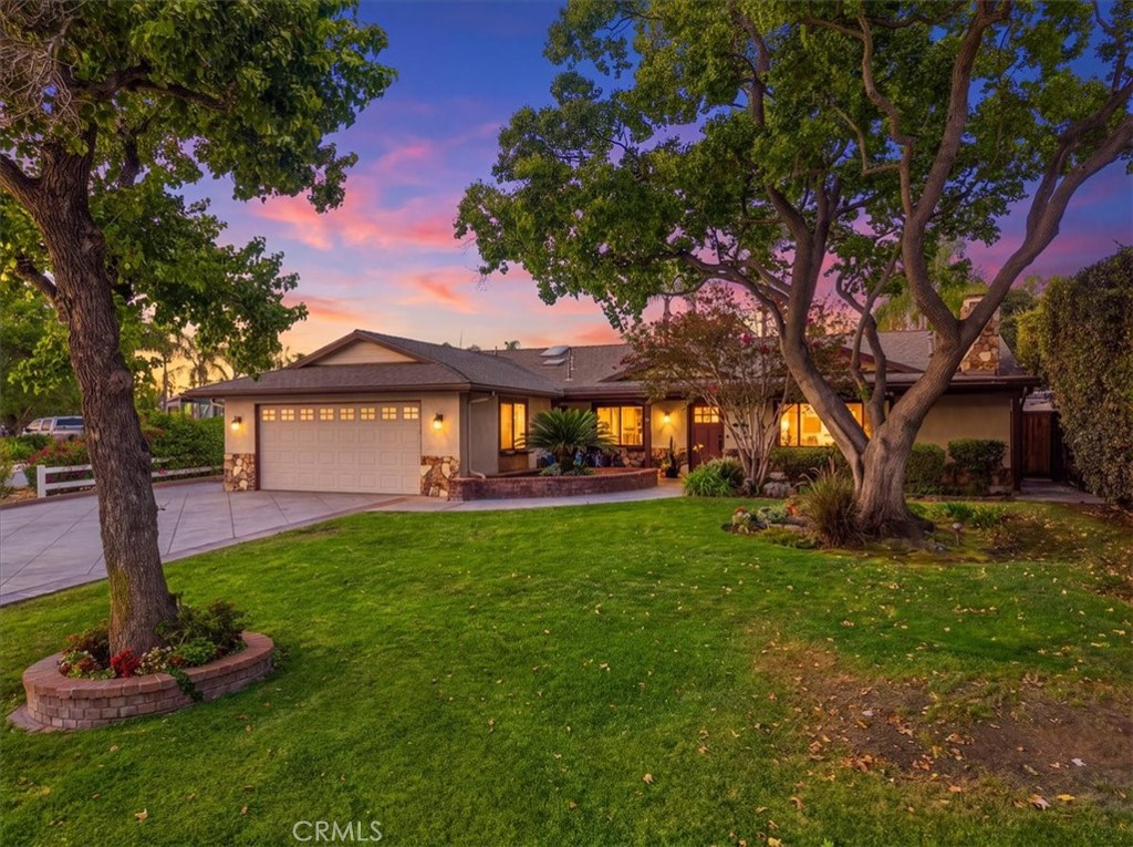 1455 Valley View — photo