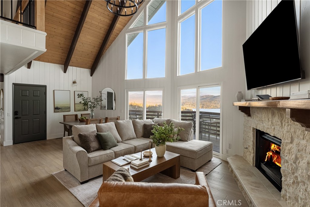 1096 Nadelhorn Drive — photo