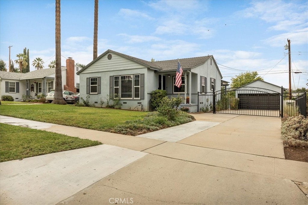 326 Bond — photo