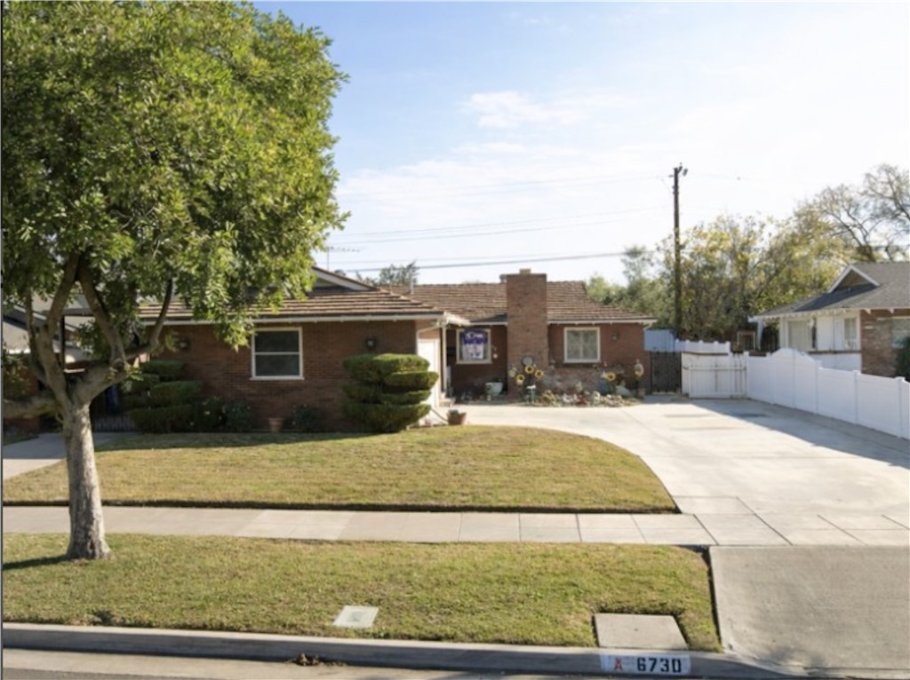 6730 Montclair Dr — photo