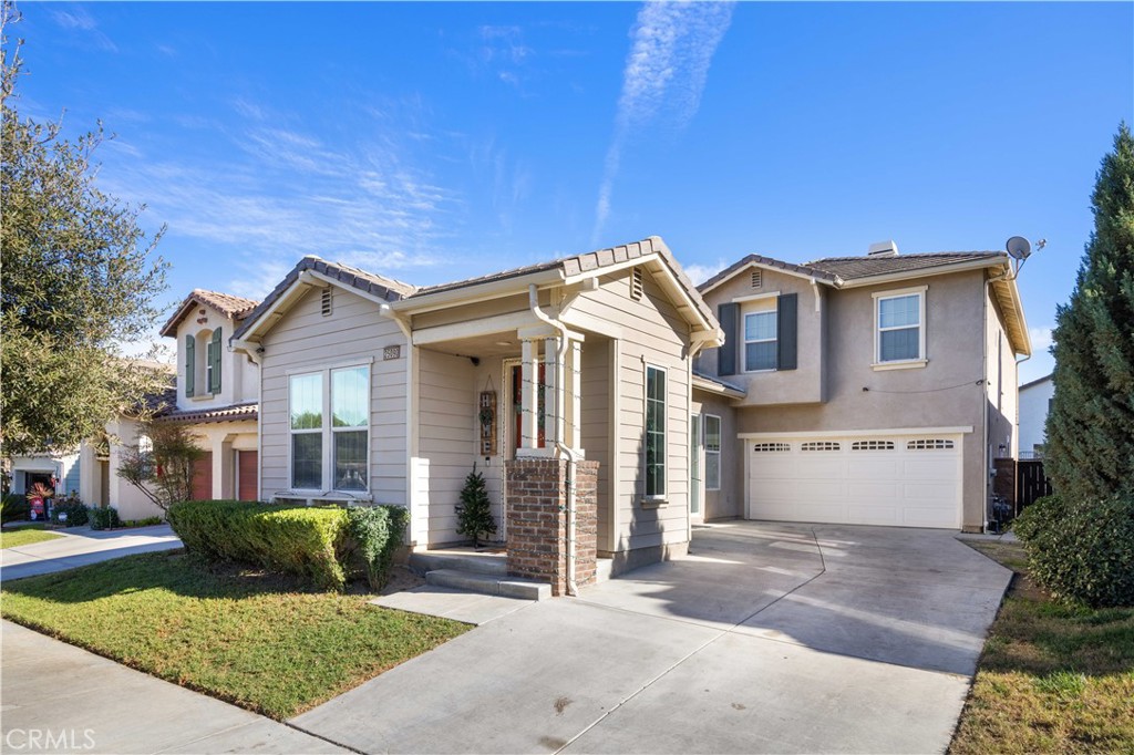 25090 Acorn Court — photo