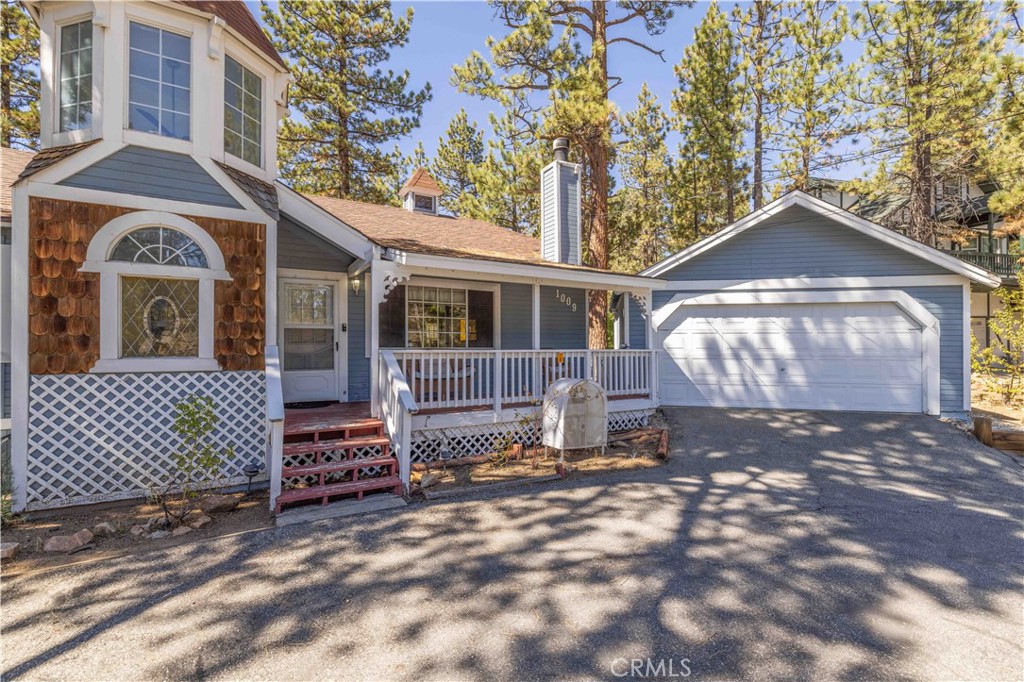 1009 White Mountain — photo