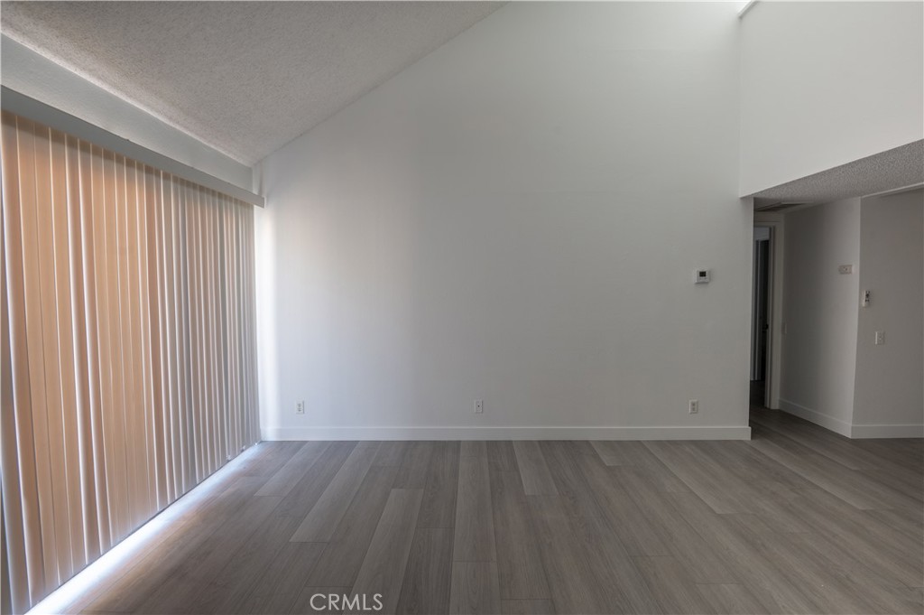 1500 W Edgehill 40 — photo