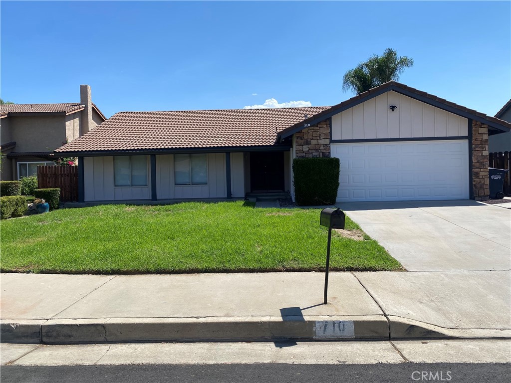 710 Sandy Court — photo