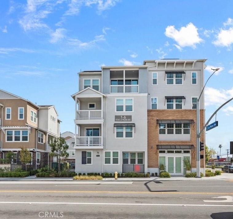 175 W La Palma Avenue Unit 6 — photo