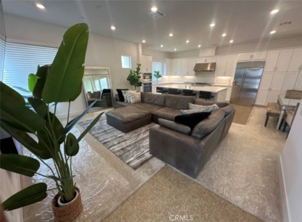 27148 Skyland — photo