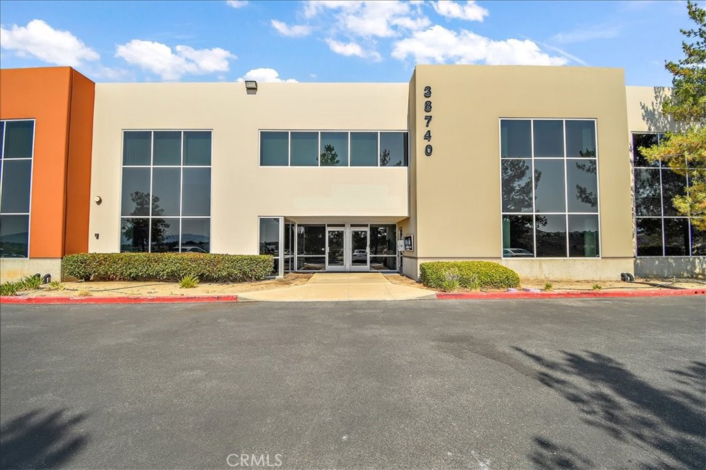 38740 Sky Canyon Drive — photo