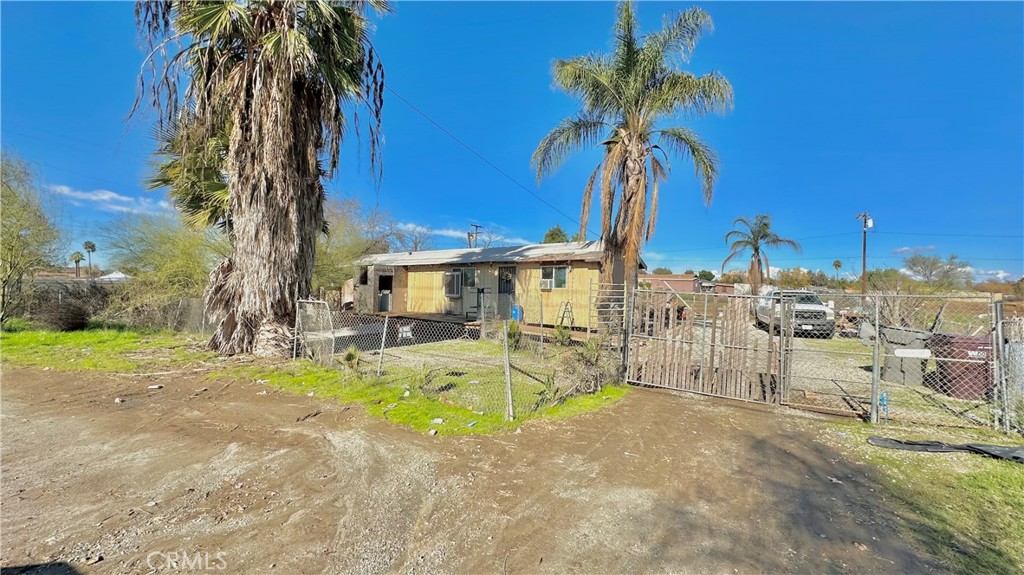21274 Cajalco — photo