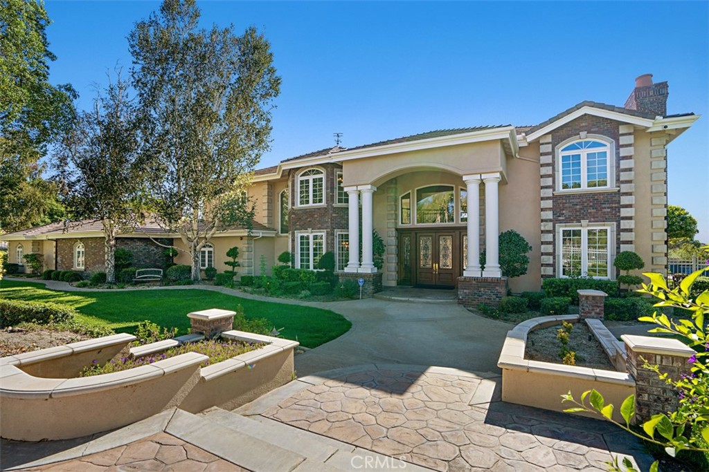 6863 Canyon Hill Drive — photo