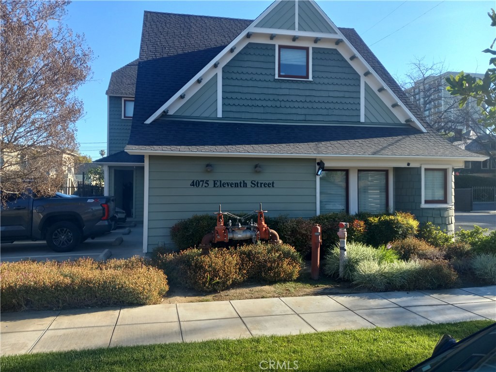 4075 11th Street — photo