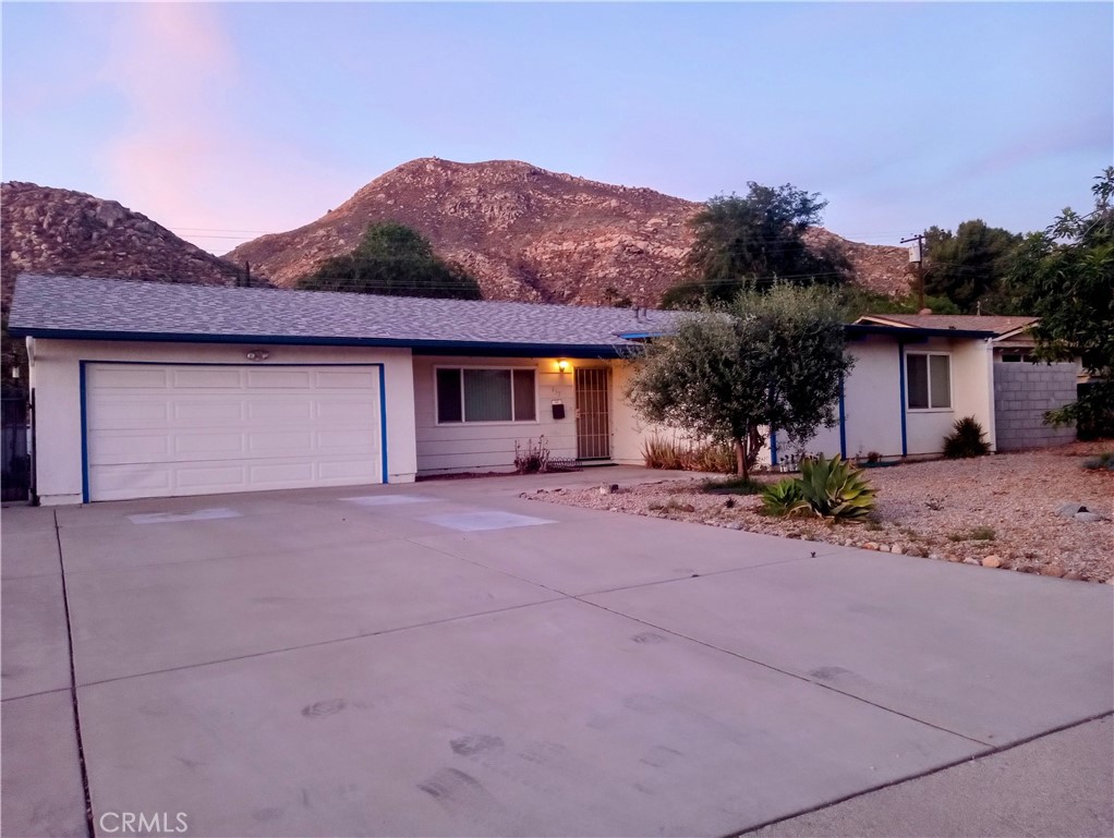 657 Glenhill Drive — photo