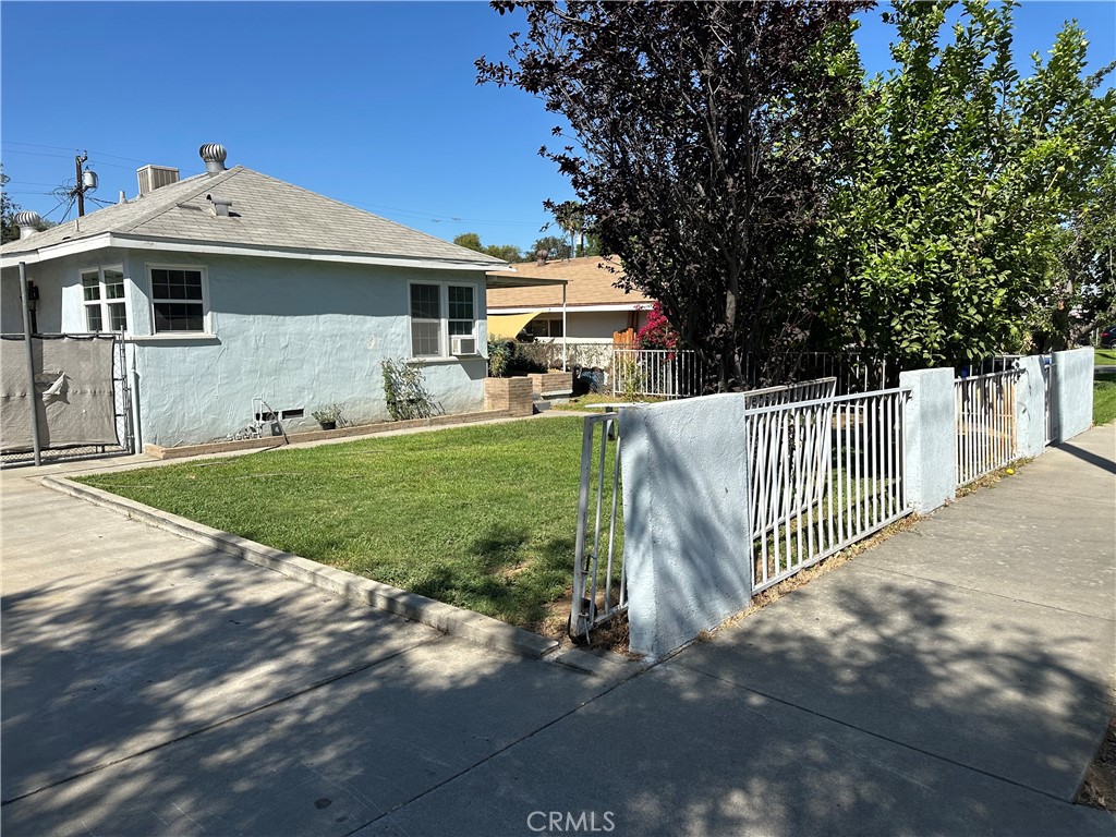 3432 Russell, Riverside, CA 92501 — photo 2