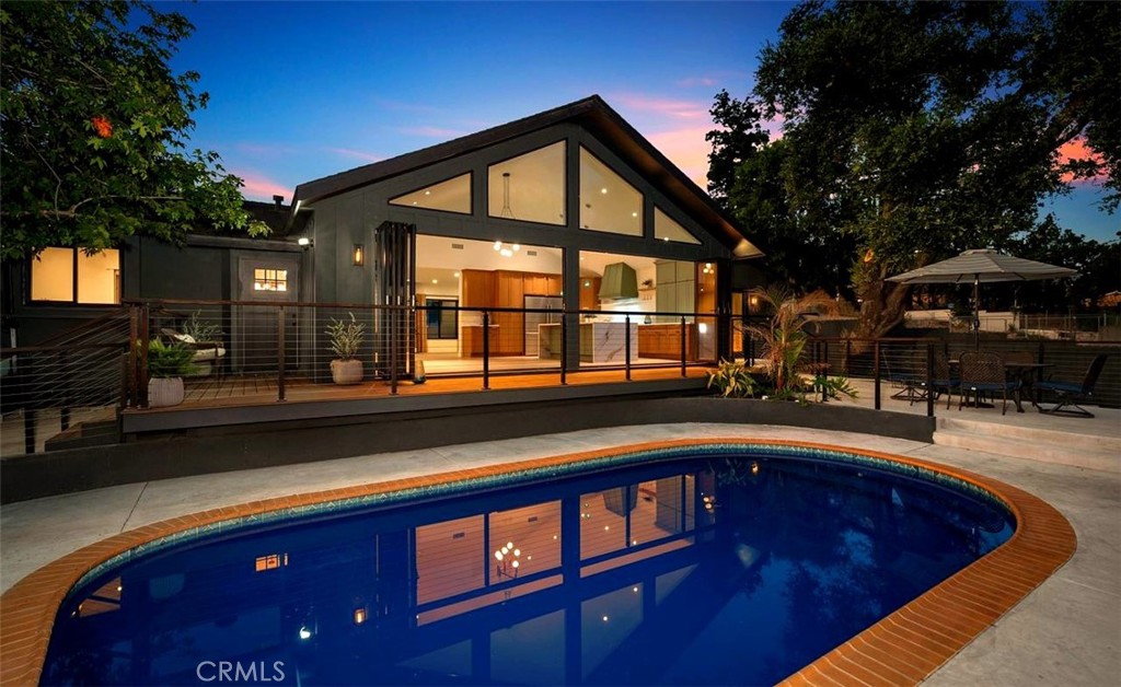32 W Las Flores Drive — photo
