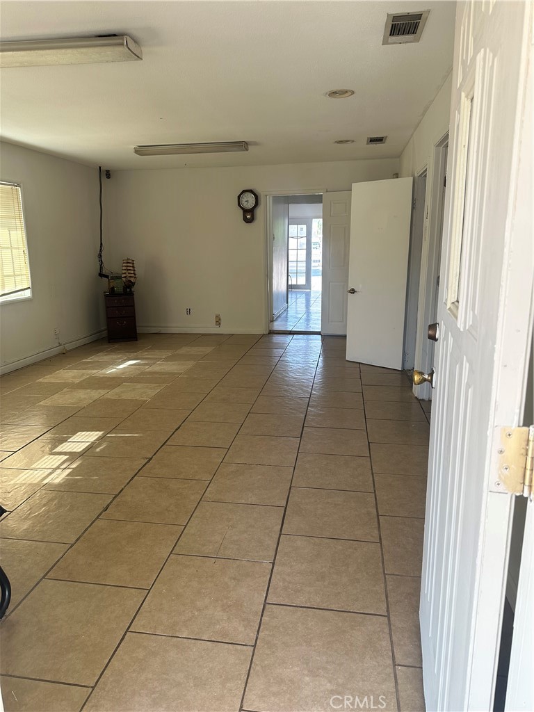 810 E H, Colton, CA 92324 — photo 2