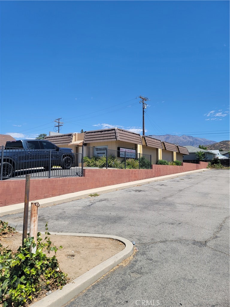 12055 California Street — photo